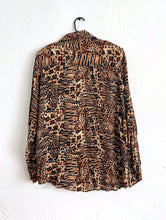 Load image into Gallery viewer, Vintage Textured Animal Print Button Down