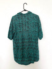 Load image into Gallery viewer, Vintage 90s Blue and Green Printed Button Down Top