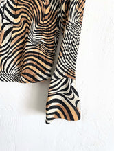 Load image into Gallery viewer, Vintage Y2K Trippy Striped Print Bell Sleeve Print Button Down Top
