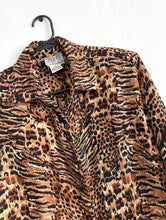 Load image into Gallery viewer, Vintage Textured Animal Print Button Down