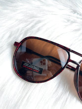 Load image into Gallery viewer, Vintage 80s Red and Black Speckle Print Aviator Sunglasses Dad Retro