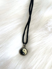 Load image into Gallery viewer, Vintage 90s Black Cord Round Yin Yang Choker Necklace