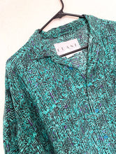 Load image into Gallery viewer, Vintage 90s Blue and Green Printed Button Down Top