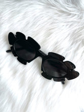 Load image into Gallery viewer, In Bloom Black Flower Sunglasses