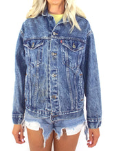 Load image into Gallery viewer, Vintage 90s Faded Dark Wash Levi&#39;s Denim Jacket