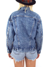 Load image into Gallery viewer, Vintage 90s Faded Dark Wash Levi's Denim Jacket