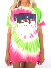 Load image into Gallery viewer,  Vintage 80s Neon Pink and Green Tie Dye Dallas, Texas Tee