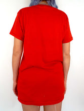 Load image into Gallery viewer, Vintage 70s Funny Red Pisces Zodiac Sign Tee