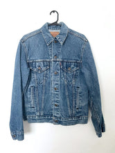 Load image into Gallery viewer, Vintage 80s Medium Wash Levi's Denim Jacket