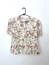 Load image into Gallery viewer, Vintage 80s Cabbage Rose Print Peplum Top