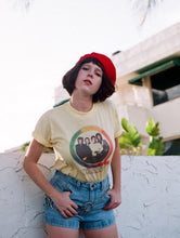 Load image into Gallery viewer, Vintage 70s Pale Yellow Queen Tee