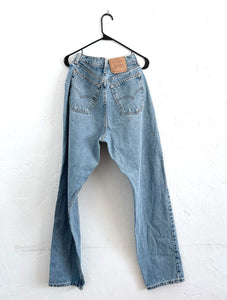 Vintage 90s Medium Wash Levi's High Waist Mom Jeans -- Size 32