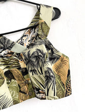 Load image into Gallery viewer, Vintage 70s Tropical Print Button Down Crop Top