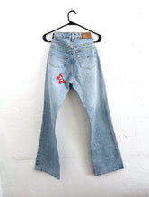 Load image into Gallery viewer, Vintage Y2K Light Wash Tommy Hilfiger Butterfly Jeans -- Size 28