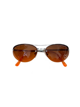 Load image into Gallery viewer, Vintage Y2K Brown Ombre Rhinestone Heart Aviator Sunglasses
