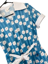 Load image into Gallery viewer, Vintage 70s Blue and White Tie Front Floral Floral Print Button Down