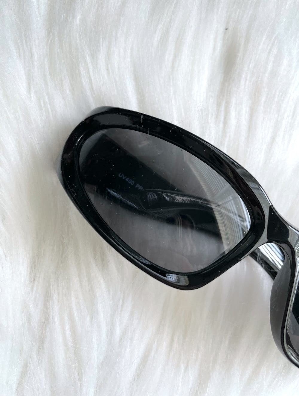 Black Y2K Style Wraparound Sunglasses – Total Recall Vintage