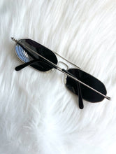 Load image into Gallery viewer, Vintage 90s Silver Frame Aviator Sunglasses