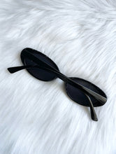 Load image into Gallery viewer, Skinny Black Oval Sunglasses 90s y2k