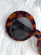 Load image into Gallery viewer, Twiggy Large Round Tortoiseshell Sunglasses Retro Mod 60s