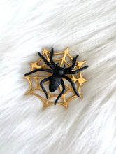Load image into Gallery viewer, Vintage 90s Gold Halloween Spider Pin Spooky