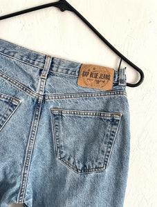 Vintage 90s Medium Wash Gap High Waist Mom Jeans -- Size 28