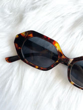 Load image into Gallery viewer, Tortoiseshell Chunky Hexagon Sunglasses