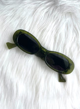 Load image into Gallery viewer, Retro Translucent Dark Green Oval Sunglasses