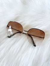 Load image into Gallery viewer, Vintage 80s Rose Gold and Brown Ombre Tint Oversized Sunglasses Retro Glam
