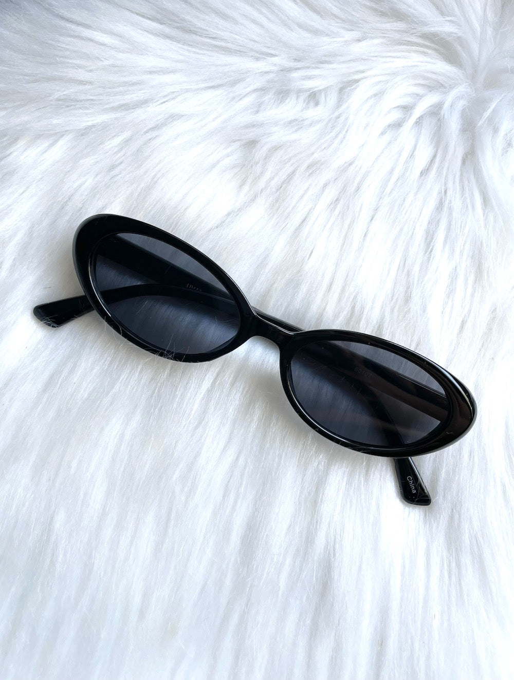 Amazon.com: STORYCOAST Retro Cat Eye Sunglasses for Women Vintage 90S  Trendy Small Frame Sun Glasses Skinny Oval Shades UV400 Protection Black  Frame-Gray Lens : Clothing, Shoes & Jewelry