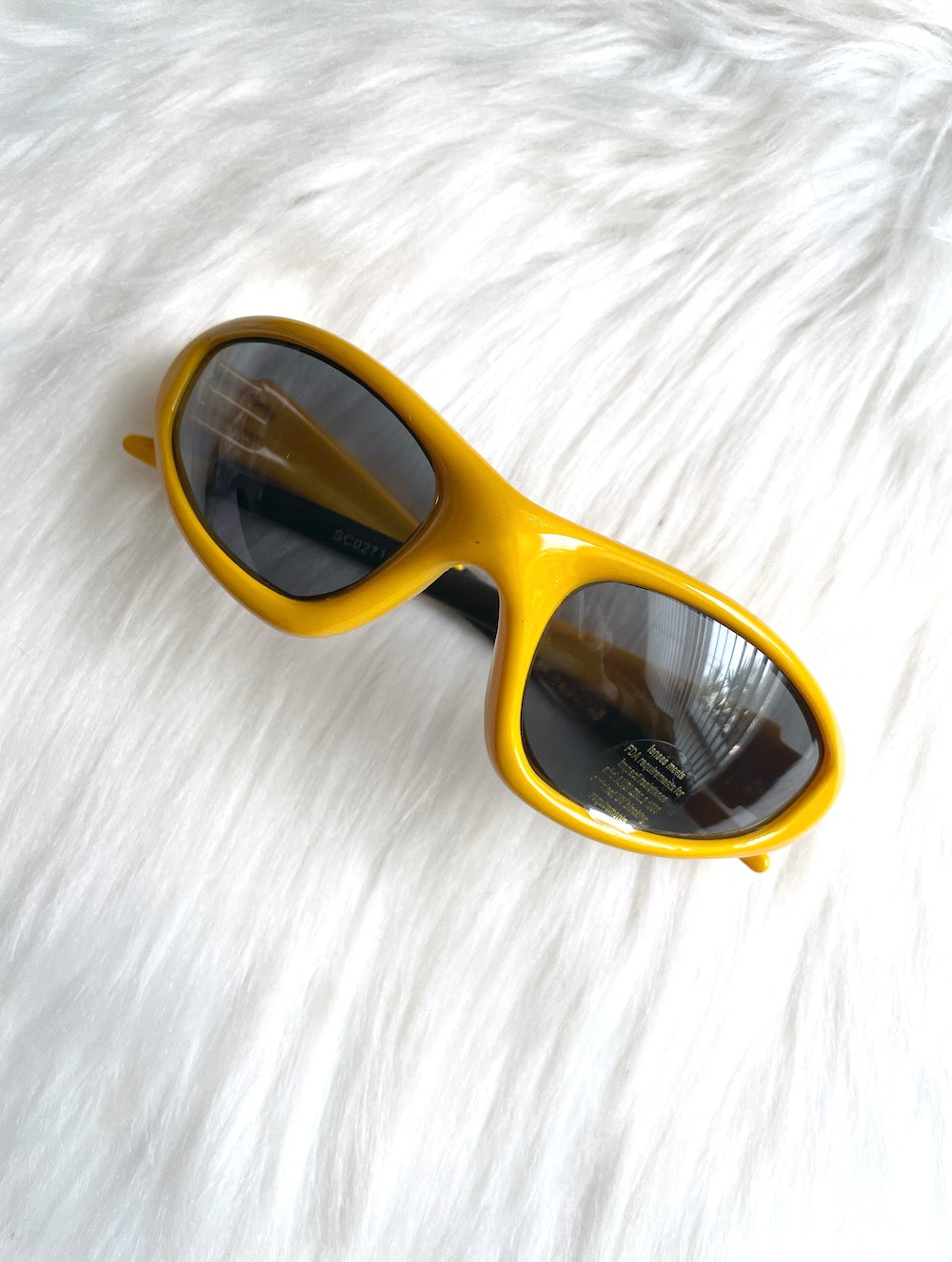 Vintage Y2K Yellow Wraparound Sunglasses – Total Recall Vintage