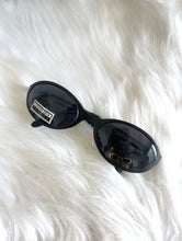 Load image into Gallery viewer, Vintage Y2K Matte Black Oval Dark Tinted Sunglasses Club Rave 2000s