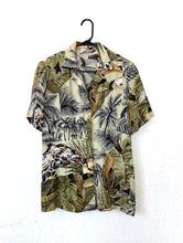 Load image into Gallery viewer, Vintage 70s Safari Print Button Down Top Tropical Blouse Crop Top