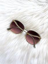 Load image into Gallery viewer, Vintage Smokey Lense Round Metal Winged Sunglasses