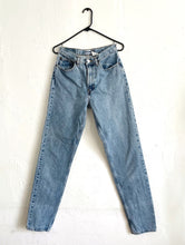 Load image into Gallery viewer, Vintage 90s Medium Wash Gap High Waist Mom Jeans -- Size 28