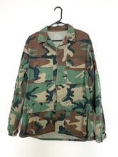 Load image into Gallery viewer, Vintage Camouflage Print Army Jacket Camo - Size Small/Medium 