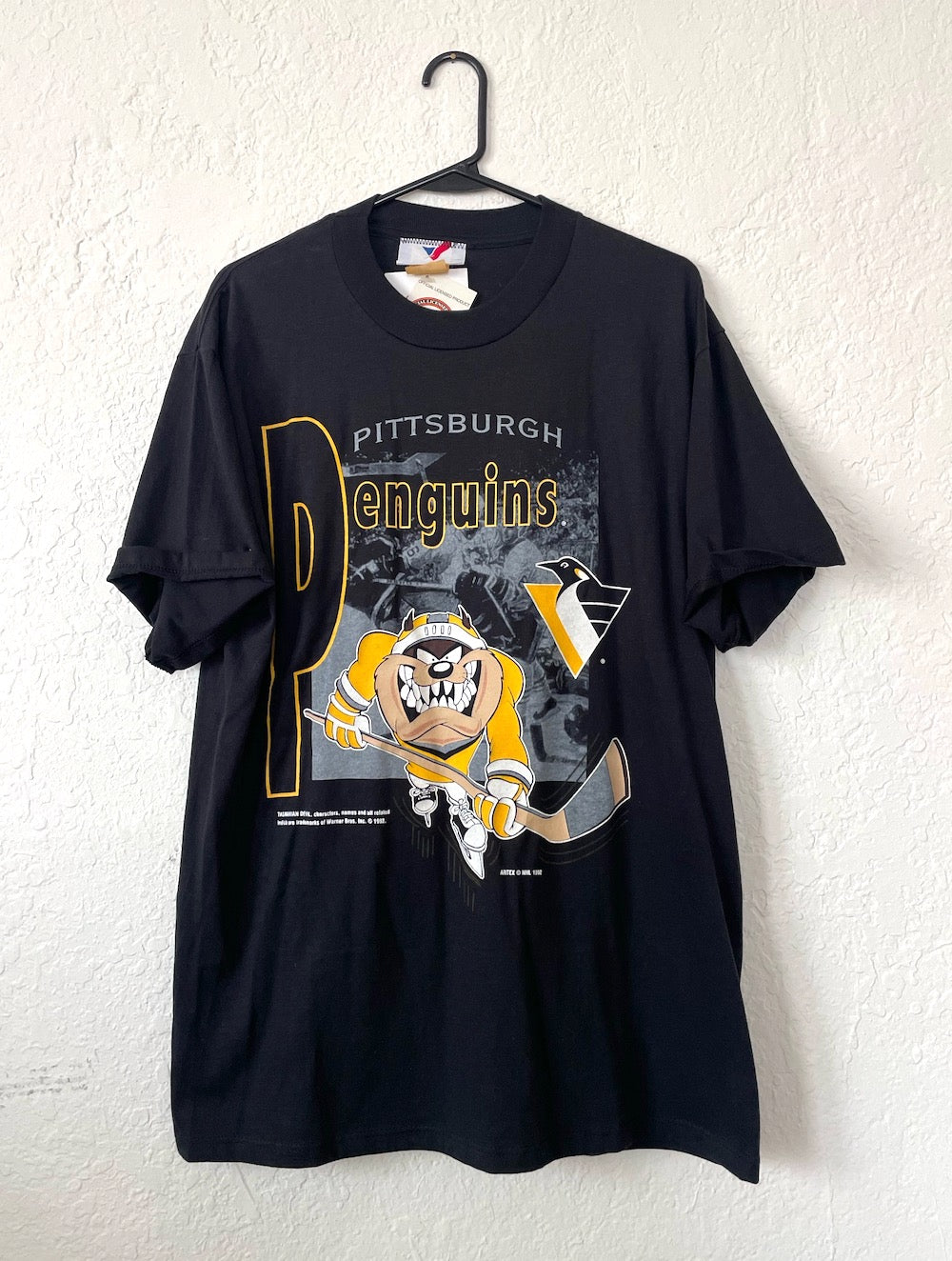 Vintage 90s Pittsburgh Penguins Taz Tee hockey nhl retro