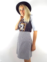 Load image into Gallery viewer, Vintage 90s High-Waist A-Line Gingham Print Skirt -- Size Medium