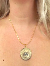 Load image into Gallery viewer, Vintage 70s Faux Gold Zodiac Sign Pendant Necklace - Capricorn