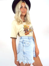Load image into Gallery viewer, Vintage 90s Light Wash High-Waist Cut-Off Shorts -- Size 29