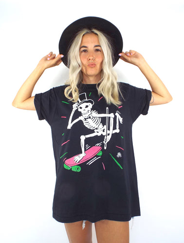 Vintage Oversized Paper Thin Skateboarding Skeleton Tee