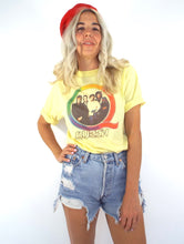 Load image into Gallery viewer, Vintage 70s Pale Yellow Queen Tee