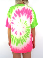 Load image into Gallery viewer,  Vintage 80s Neon Pink and Green Tie Dye Dallas, Texas Tee