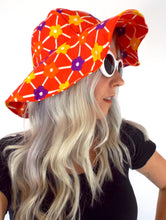 Load image into Gallery viewer, Vintage 70s Red Retro Floral Print Floppy Hat