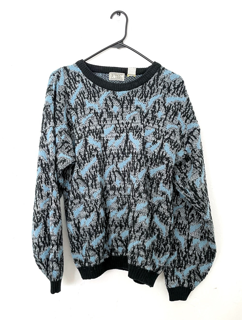 Vintage 80s Cozy Oversized Black and Blue Abstract design Graphic Sweater