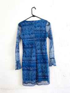 Vintage Y2K Blue Paisley Print Bell Sleeve Mini Dress
