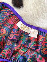Load image into Gallery viewer, Vintage High-Cut and High-Waisted Silky Paisley Print Jogger Shorts