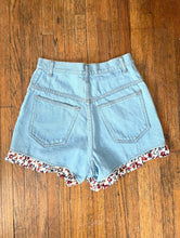 Load image into Gallery viewer, Vintage 90s Floral Print Ruffle High-Waist Shorts -- Size 28
