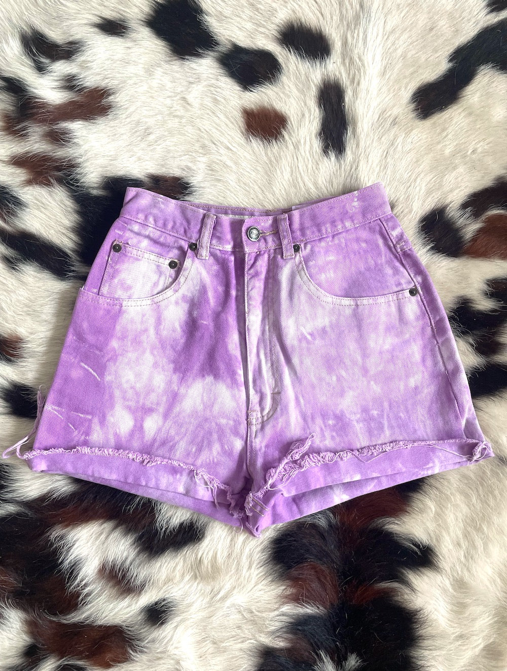 Vintage 90s High-Waist Purple Tie Dyed Denim Shorts -- Size 26