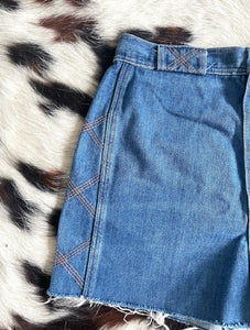 Vintage 70s Wrangler Medium Wash High-Waisted Denim Cut-Off Shorts -- Size 28